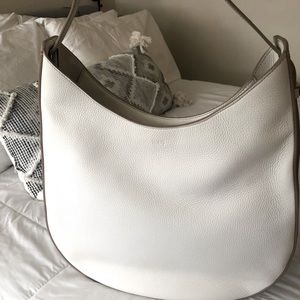 Tod’s Oboe Bag Large in white.